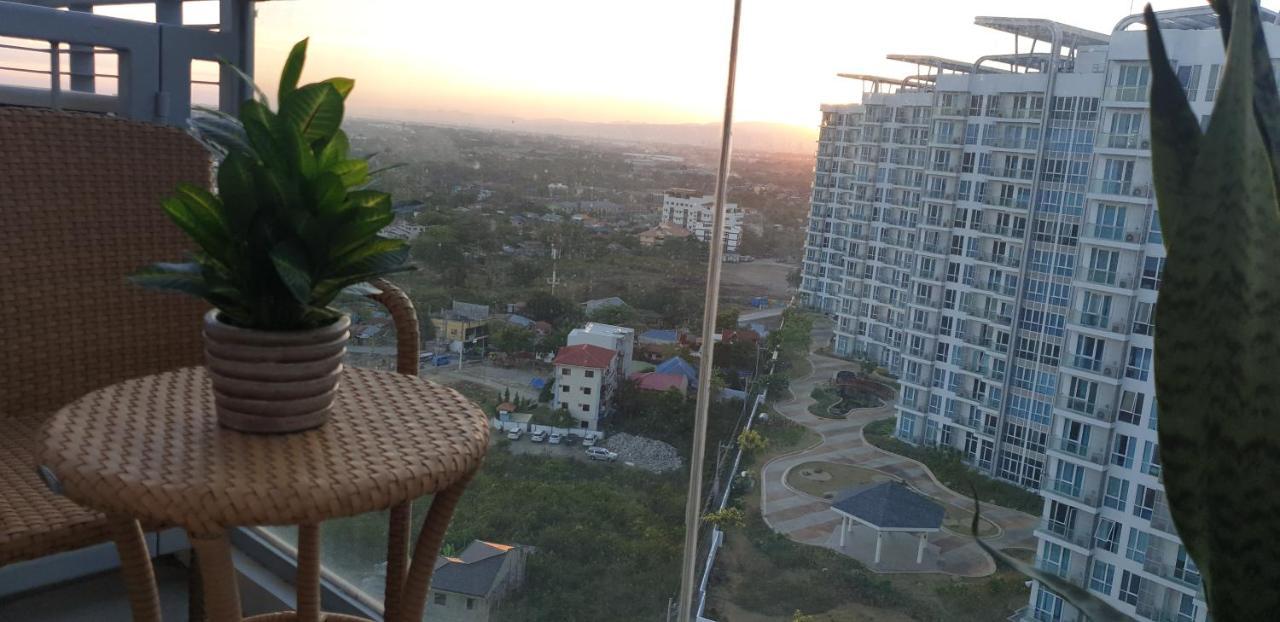 Mactan Newtown With Sun Set And Garden View Aparthotel Cebu Exteriör bild